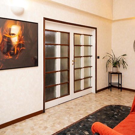 Central Apartment Milan Luaran gambar
