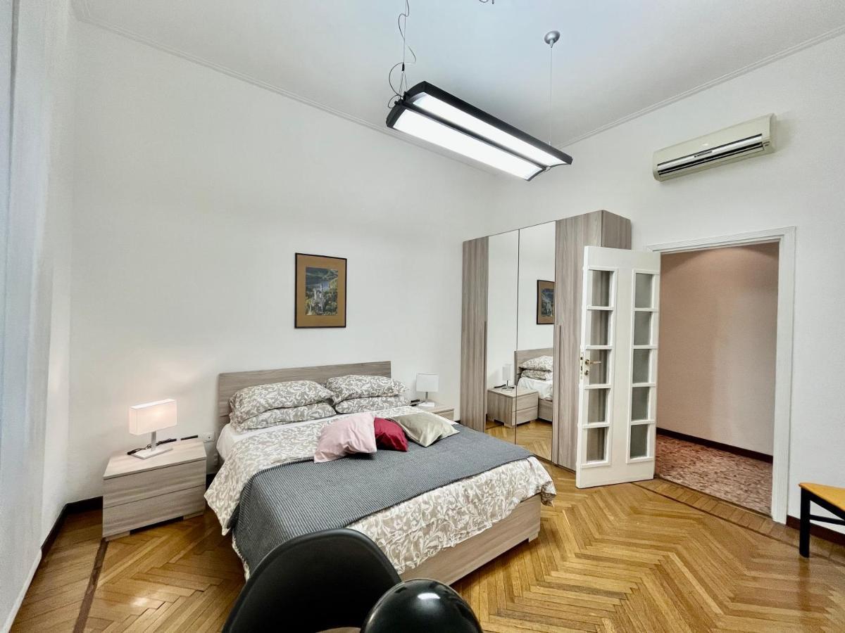 Central Apartment Milan Luaran gambar