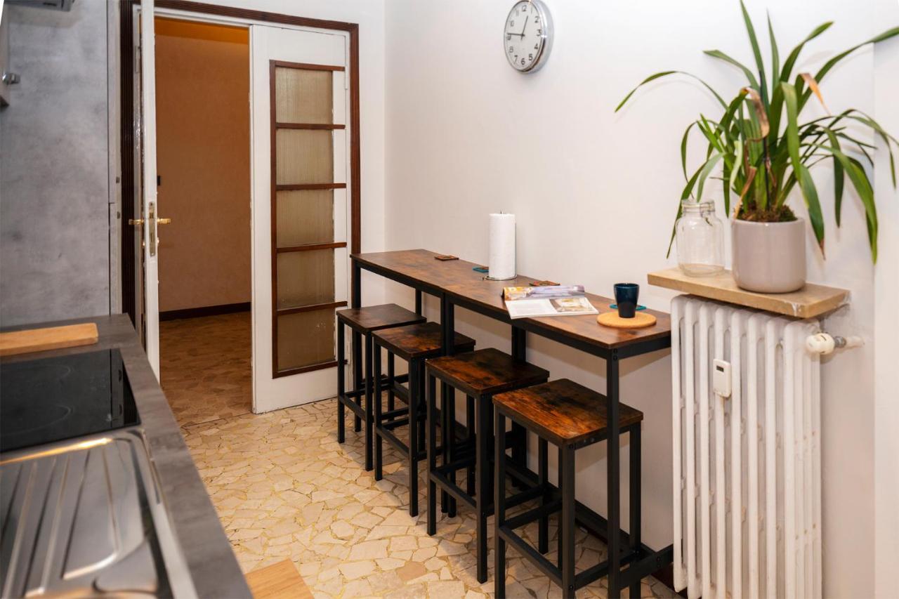Central Apartment Milan Luaran gambar