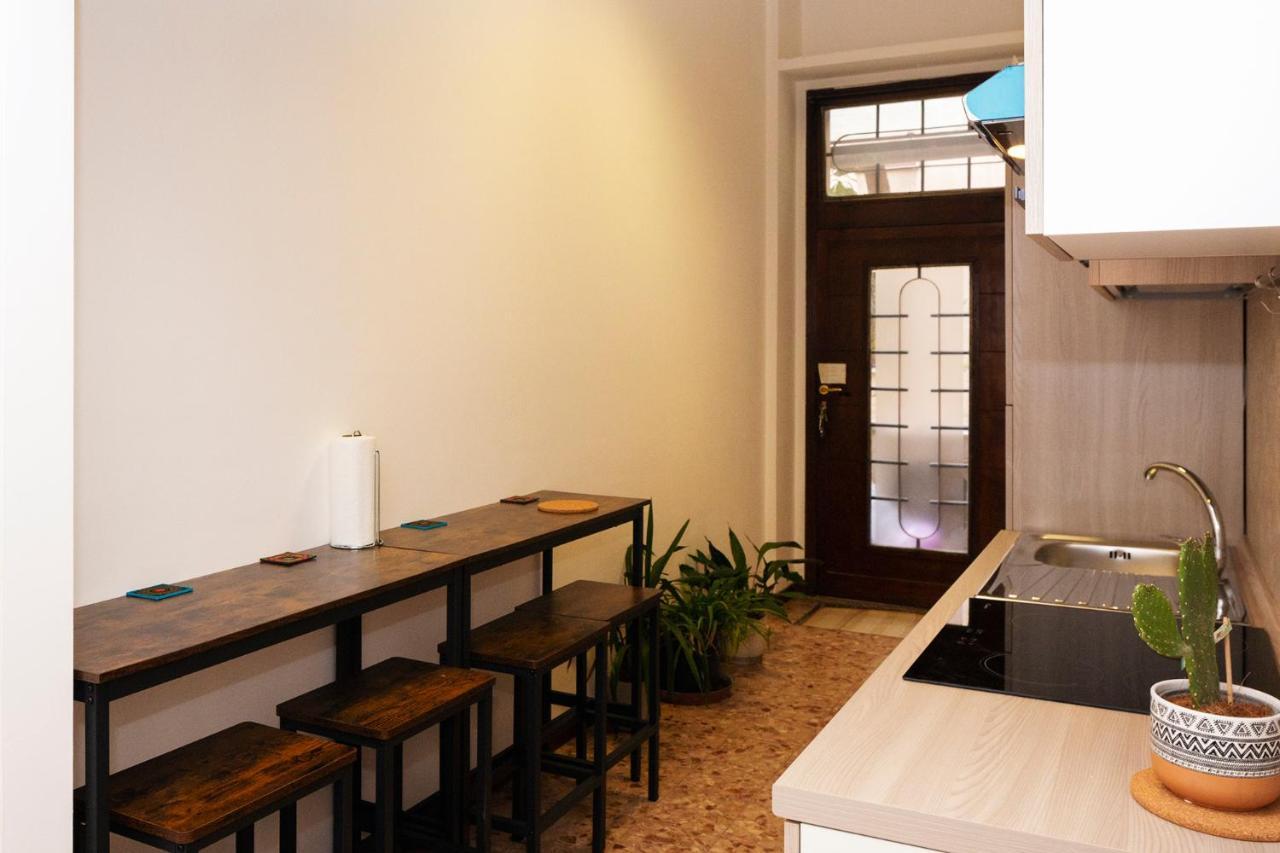 Central Apartment Milan Luaran gambar